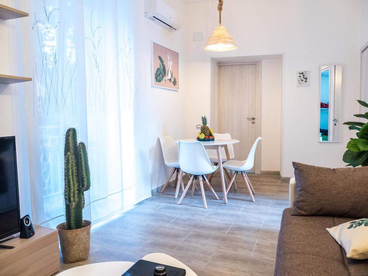 Chiaia Premium Flat, Naples Center, Near Seaside Apartment ภายนอก รูปภาพ